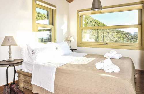 Lazarata House | Cozy home in Lefkada with private swimming pool, can be inside or outside