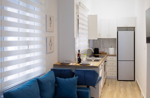 Metaxourgio Apartment | Cozy Studio with View in Athens – Private Terrace, Wi-Fi & Air Conditioning
