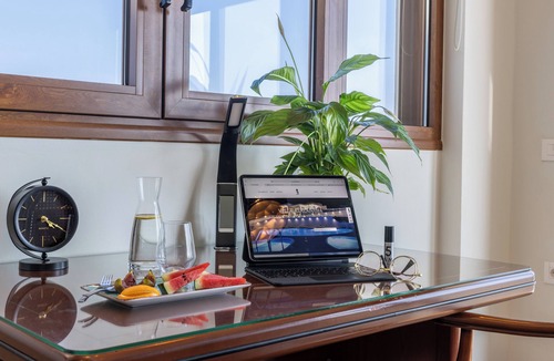 Pefki Villa | Cretan Beachfront Villa Atalandia With Heated Pool, Gym, Bbq & Office