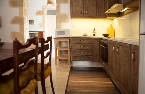 Drapanias House | Cretan cottage of 1900 with beautiful olive yard