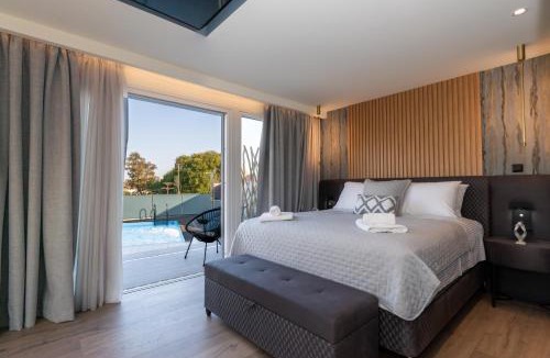Gouvia Apartment | Daedalus Luxury Home - Seaview & Heated Pool