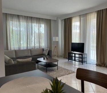 Perea Apartment | Damian's Cozy Pool Apartment