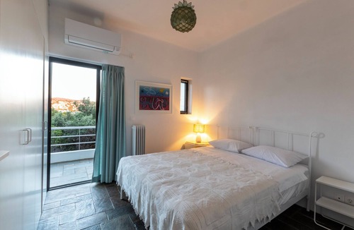 Vouliagmeni Apartment | Danae's Art Vouliagmeni