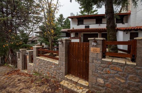 Eptalofos Ski Chalet | Dandy Villas Agoriani - Chalet Iris- Fireplace - Up to 6