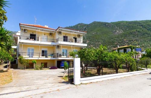 Ilia Apartment | Davis Studios & Apartments - Ήλια Βόρειας Εύβοιας - 1' από τη θάλασσα