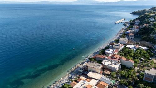Ilia Apartment | Davis Studios & Apartments - Ήλια Βόρειας Εύβοιας - 1' από τη θάλασσα