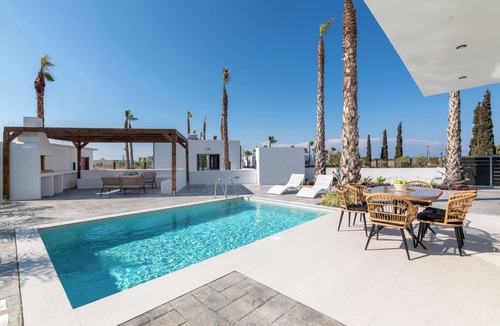 Petaloudes Villa | Davlakos Villas - Villa Eve