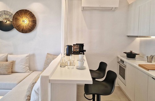 Ano Meria Villa | Dazzling Folegandros Suite | Nefeli Suite | Breathtaking Aegean Sea Views