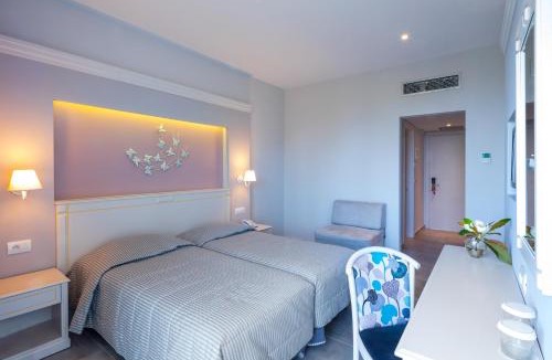 Moraitika Hotel | Delfinia Hotel