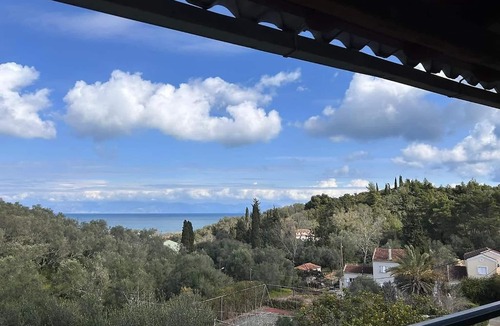Notos Apartment | Dellis Apartments Corfu - Sea Views near the Beach