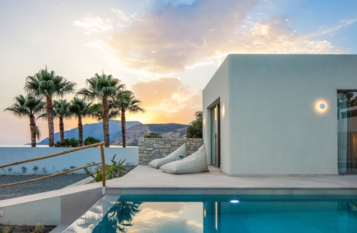 Kokinos Pirgos Villa | Design Villa - Beachfront boho inspired by etouri!