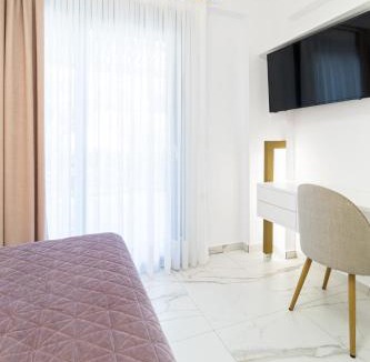 Nea Iraklitsa House | Diamond Gold Suite II
