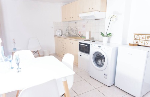 Ano Poli Apartment | Dimitra's cozy studio in old town with backyard!