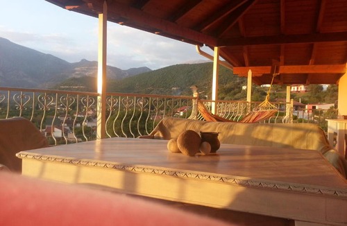 Vouvopotamos Ski Chalet | Douskas Place