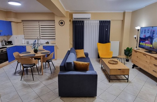 Keratsini-Drapetsona Apartment | Dramas17 - PS5. Next to Piraeus Port and Lipasmata Festival Park!