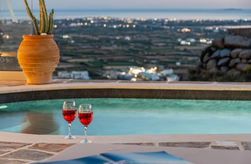 Naxos Town Villa | Eartha Horizon Villas Naxos