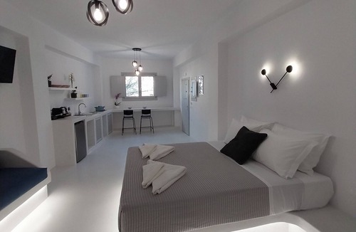 Perissa Hotel | East Wind Perissa
