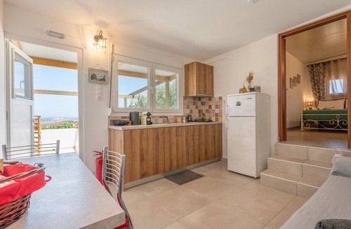 Vigla House | Eco-Friendly 'Lydia Guest House - Sea' with Sea View, Private Terrace & Wi-Fi