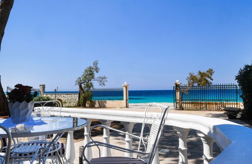 Agios Ioannis Apartment | Eine unabhängige, voll ausgestattete Wohnung direkt am Meer. by Interhome