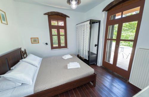 Perivolia Villa | Elafonisi Manor with Private Pool & Jaccuzi