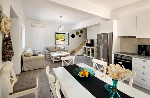 Rantatika House | Elaion Serenity