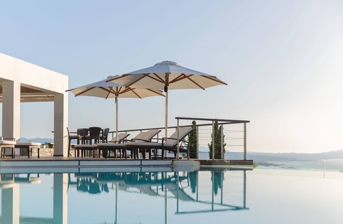 Halepa Villa | Elegant And Simplistic Villa With Top Notch Facilities