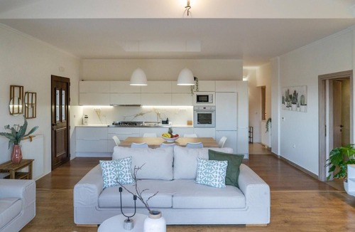 Rethymno Villa | Elegant New Villa, A/C, Private Infinity Pool, Mountain & Sea Views - 2 km from Reythymno!