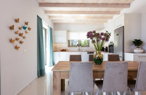 Zerviana Villa | Elegant Villa for 7 guests overlooking Phalasarna Beach