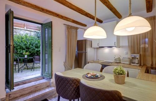 Longos Apartment | Elias Cottage