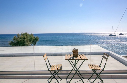 Exomytis Villa | Elite Santorini Villa | Aegean Melody Suites | 3 Bedroom | Outdoor Jacuzzi