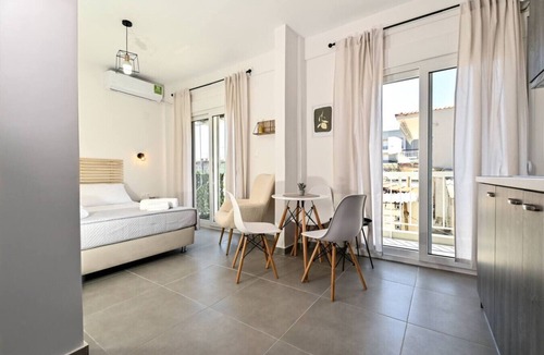 Kallikratia Condo | Elle Suite by RentalsPro - Nea Kallikrateia