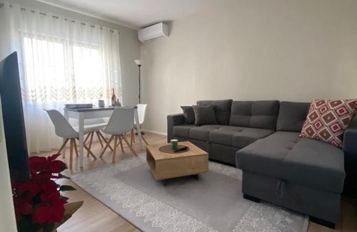 Elbasan Apartment | Emmas Place- Apartamenti modern por miqesor ne qender te Elbasanit