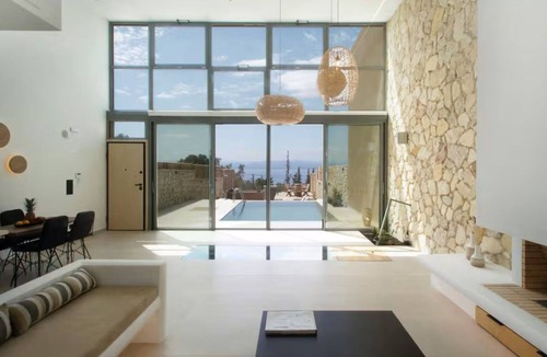 Loutraki House | Endogeios Luxus-Villen by Interhome