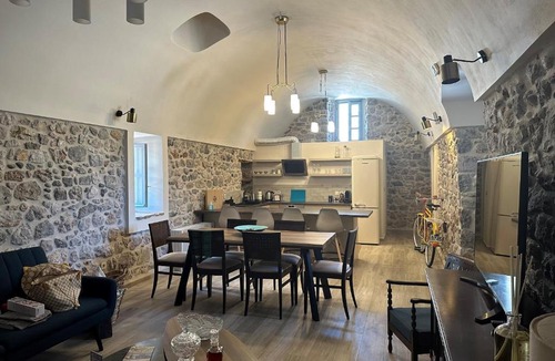 Leonidio Apartment | ENGLEZENA'S GUESTHOUSE