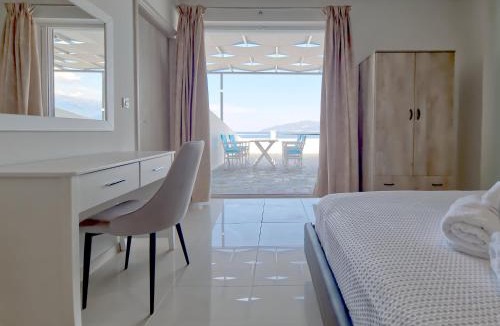 Platanitis Apartment | Epipleon Luxury Suites -105- Δωμάτιο 35τμ με βεράντα 35τμ μπροστά στη θάλασσα