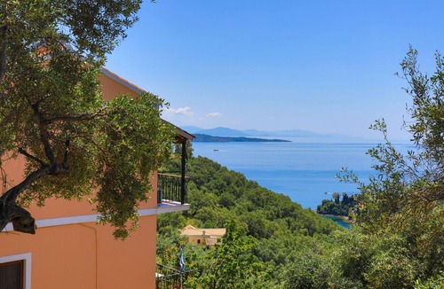 Gimari Apartment | Eros Sea View in Kentroma