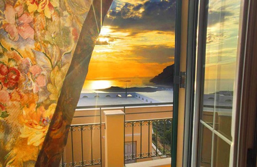 Kamari Apartment | Escape to this Sea View Apartment close to Kalymnos Climbing Routes