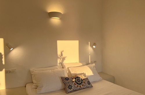 Imerovigli Hotel | Esmi Suites Santorini 01