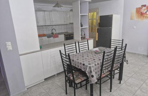 Velonades Apartment | Esperion House