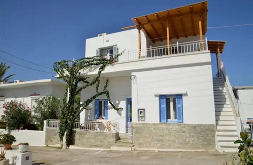 Adamas House | Esperos seaside suite in Adamas, Milos