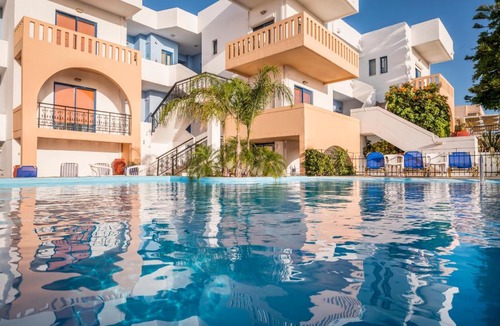Kalathas Apartment | Esplanade Apartments - Heated Pool
