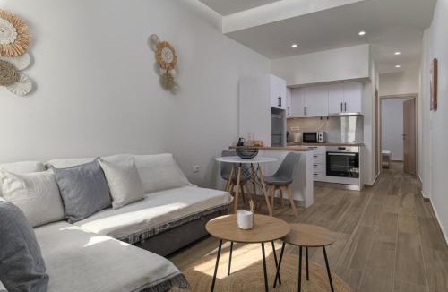 Old Quarter Apartment | Ethereal Apartments By The Sea- Central & Cozy Stay