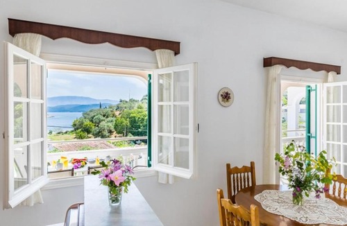 Agios Stefanos Apartment | Evanna