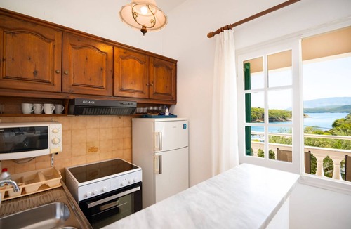 Agios Stefanos Apartment | Evanna House in Saint Stephanos