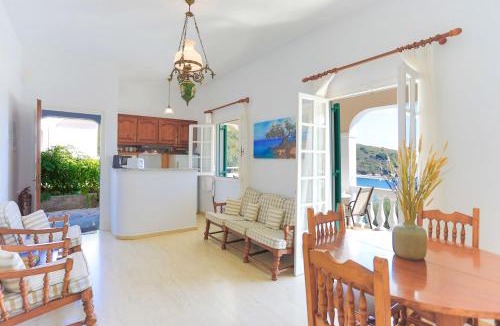 Agios Stefanos Apartment | Evanna House in Saint Stephanos