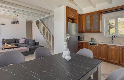Katsarata Villa | Evanthia - Three Bedroom Villa, Sleeps 6