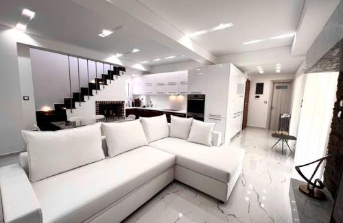 Ampelokipoi Apartment | Evilion Maisonette in Athens