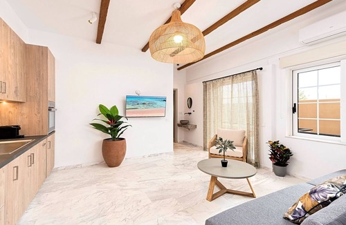 Paralia Kourna House | für 24 Personen in Chania, Kreta (West-Kreta) by Interhome