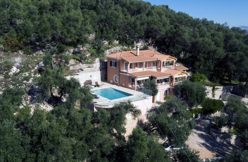 Agni Villa | Fabulous three bedroom villa with stunning sea views