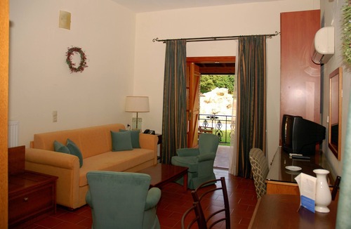 Tzavros Apartment | Family 1-bedroom split level